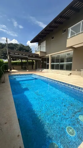 Casa para venda e locação no bairro Nova Uberlândia