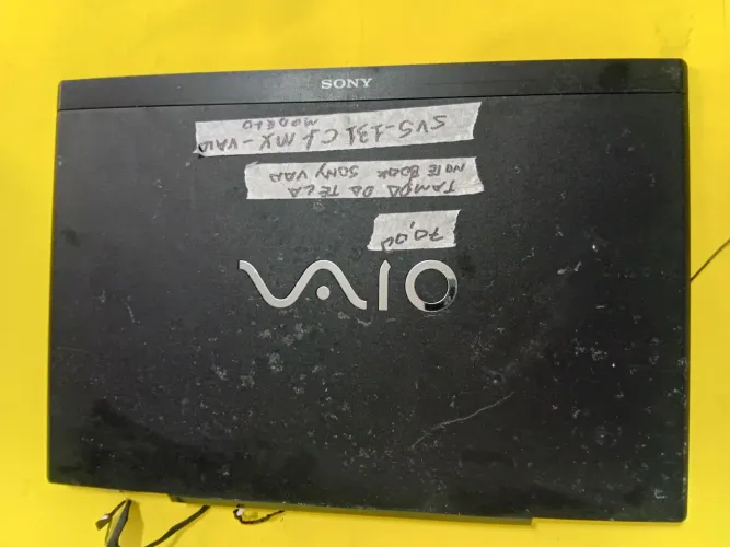 Tampa da tela sonyvaio svs131c1