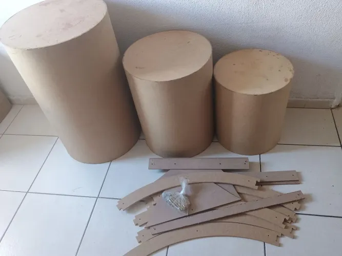 Kit Trio de Cilindro Liso para Festa com Painel Arco 150x210 MDF Cru (usado apenas uma vez