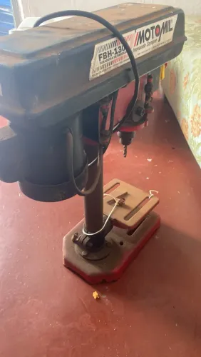 Furadeira de bancada seminova