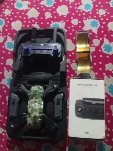 Drone dji espark conbu com 2 baterias + controle + beg