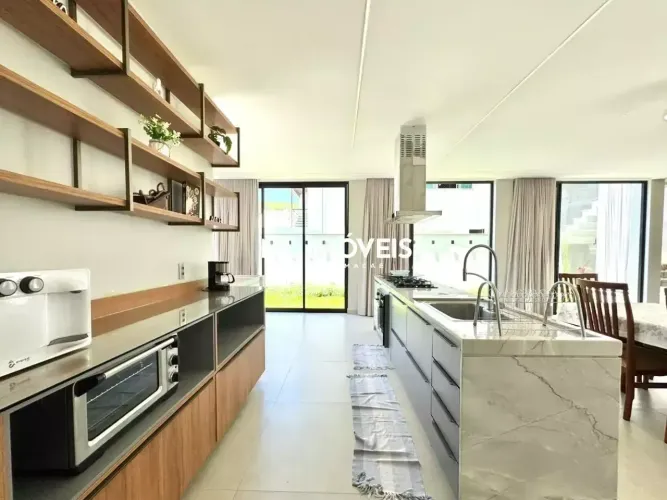 CASA À VENDA NO VALE DOS CRISTAIS 5.