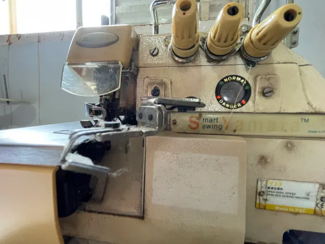 Máquina Overloque Industrial Semi Nova Y33 - Alta Velocidade