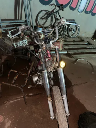 Shineray 100cc à venda - Motor bom, precisa de poucos reparos