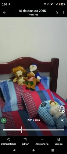 Cama solteiro madeira maciça em mogno com um colchão d33 novo