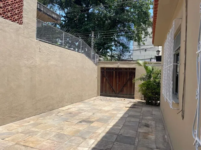 Casa para Locação em Rio de Janeiro, Taquara, 2 dormitórios, 1 suíte, 3 banheiros, 6 vagas