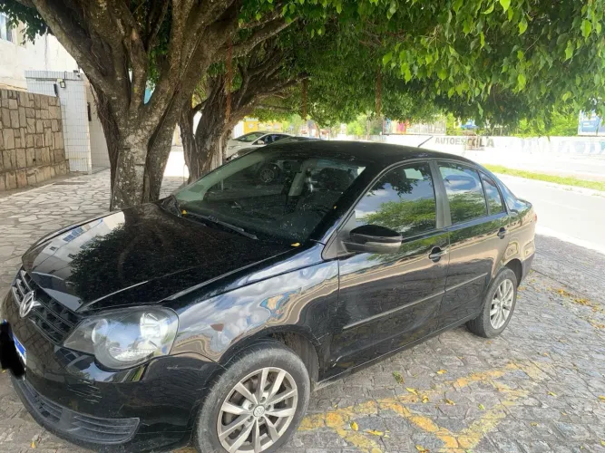 Volkswagen Polo Sedan 1.6 MI Total Flex 8V 4P 2013