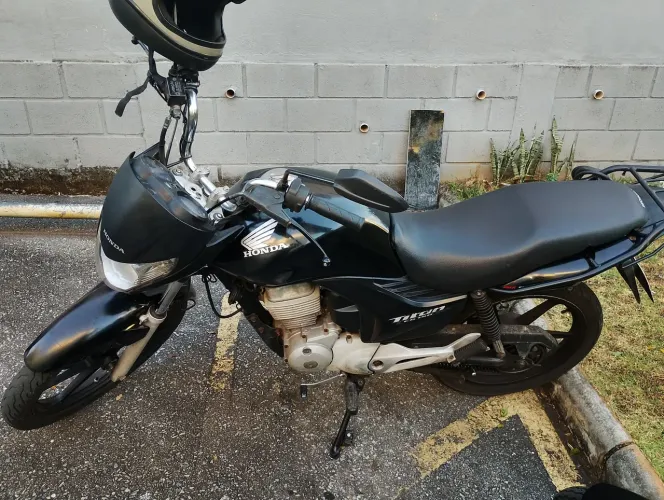 Moto fina de garagem 