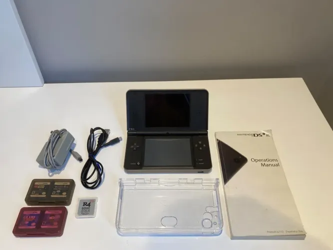 Nintendo DSi XL Bronze + 8 Jogos Originais + R4 + Acessórios