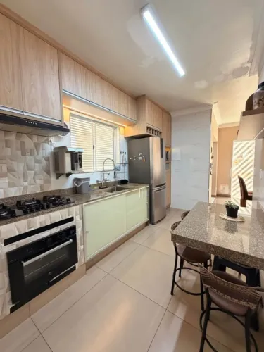 Vende se casa em Timoteo