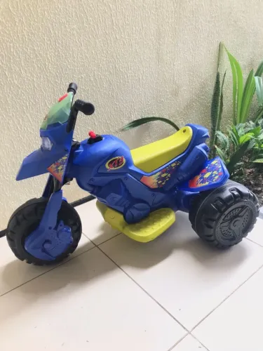 Moto elétrica bandeirantes