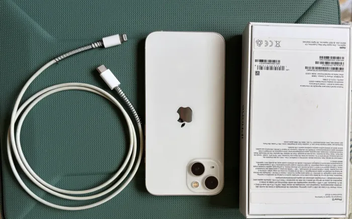 iPhone 13 - 128 GB