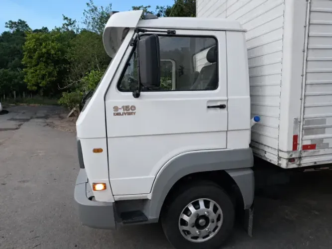 VW Delivery 9-150 (2011) c/ Ar e Baú