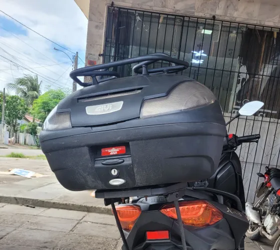 Baú 45 Lt Givi 280$ / suporte Xmax 180$.
