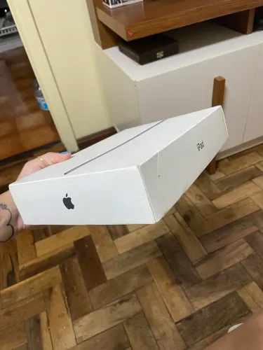 iPad 32gb 8th Generation com defeito no conector