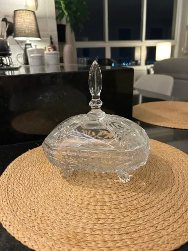 Bombonière de Vidro com Tampa e Pés - Elegante e Clássica
