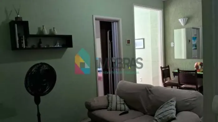 COPACABANA !! QUARTO E SALA PRÓXIMO A PRAIA