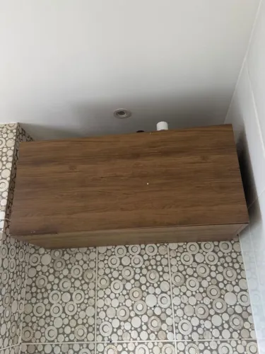 Vendo armário, acompanha o suporte para microondas