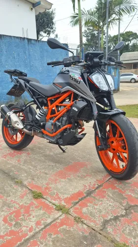 Vendo ou troco por carro duke 390 top...