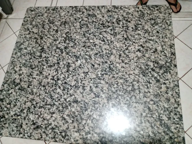 Mesa de mármore 70x80 , somente mesa. Bom estado 
