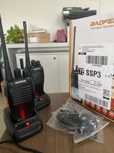 Kit 3 Rádios Walkie-Talk Comunicador Baofeng 777s Preto - 16 canais