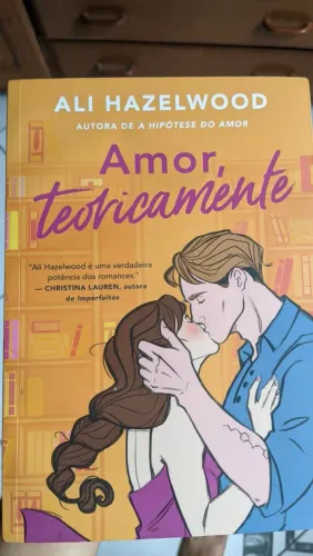 Amor, teoricamente<br>Livro por Ali Hazelwood