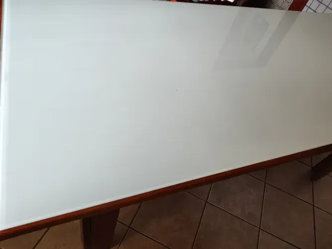 Mesa Madeira Maciça de 6 lugares.