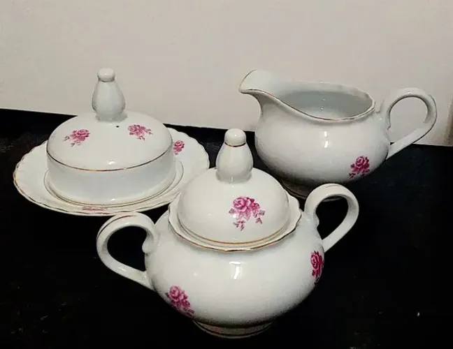 Jogo de chá em porcelana 3 peças