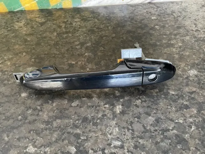 Maçaneta externa dianteira esquerda honda hrv 