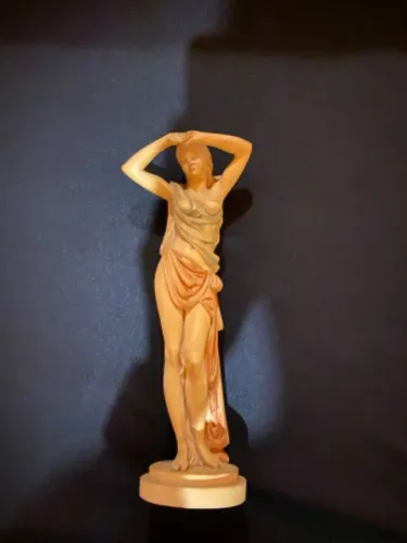 Extraordinária Escultura Sirves Nú Mulher Portuguesa feita à mão 44 cm