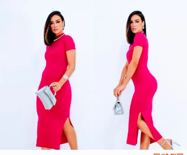 Vestido Rosa Midi com Detalhe de Fenda