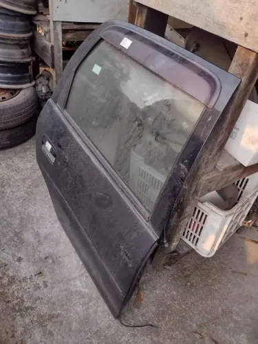 Porta traseira direita Corsa chassic ano 2010 A 2016 original