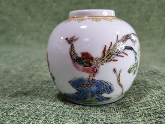 Mini vaso chinês de porcelana pintada