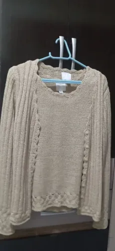 Casaquinho e blusa de tricô