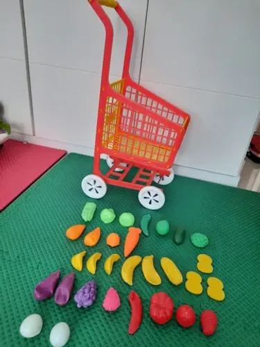 Brinquedo carrinho de frutas e ferramentas R$ 70 cada