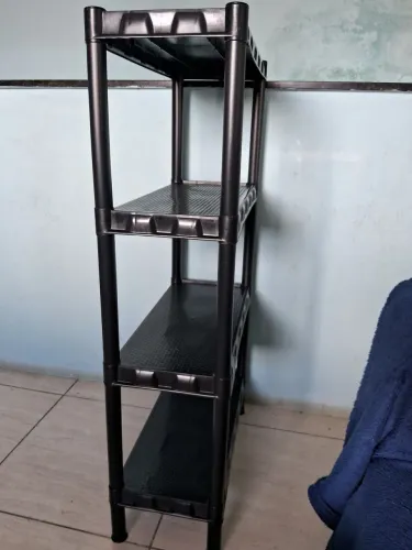 Vendo estante 4 módulos 150$. Nao peça para baixar o preço