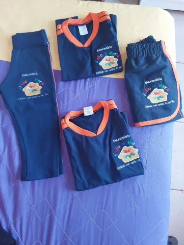 Uniforme do Educandario João e Maria 