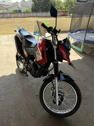 Vendo novíssima moto