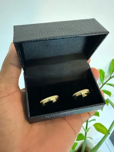 Par de alianças em ouro 18k