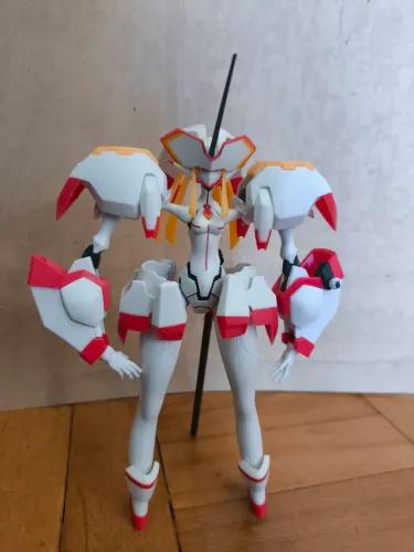 Darling in the Franxx Strelitzia Moderoid (já montada)