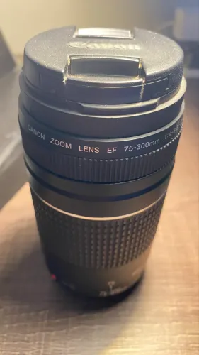CANON ORIGINAL - Lente Canon EF 75-300mm f/4-5.6 III - Original