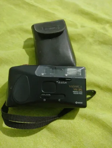 Câmara fotográfica Yaschica YK-35