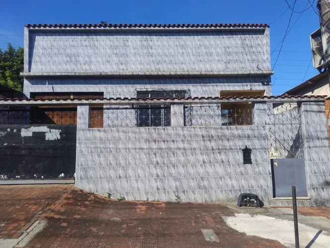 Grande casa em Anchieta.