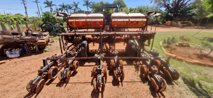 Plantadeira Jumil 8 linhas