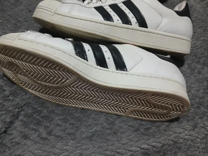 Tenis adidas 