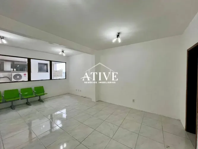 Sala comercial para locaçao no bairro Centro de Gravataí