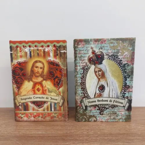 NOVO | Kit 2 Caixa Livro Decorativo Religiosos 13cm Jesus e Nossa Senhora de Fátima