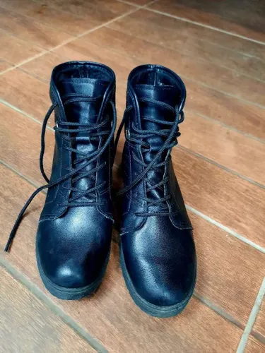 Botas de Couro Preta