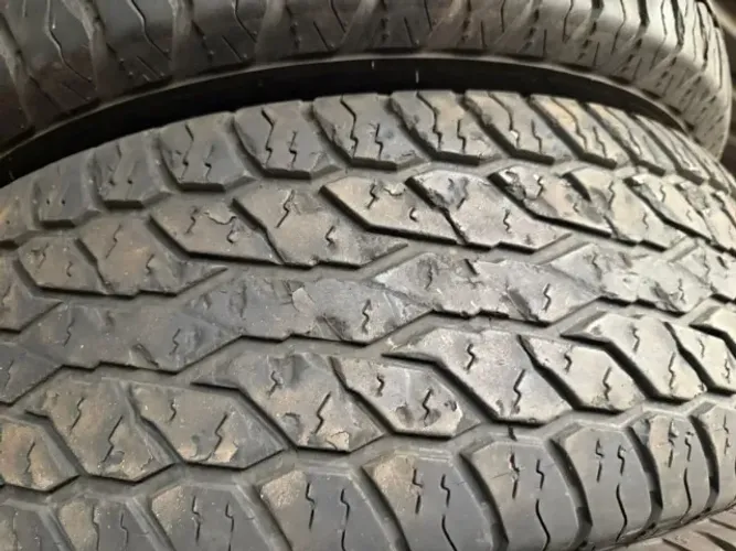 Pneu General 245/70/16  60 % vida útil