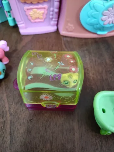 Little lets pet shop hamster